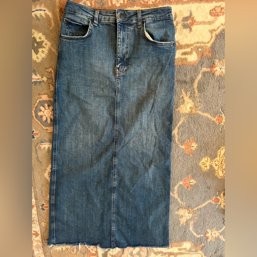 COPY - Maxi denim skirt with small slit in back Zara